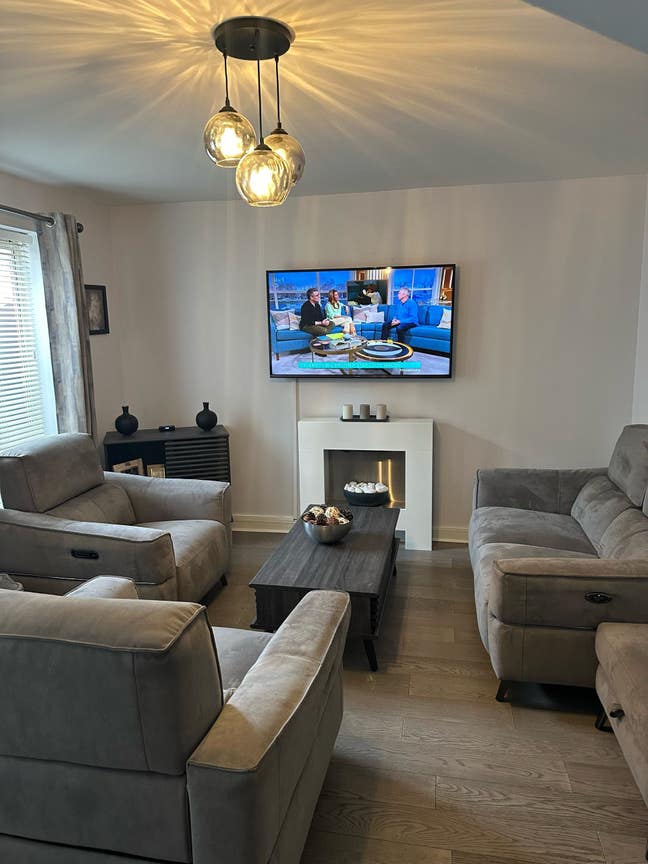 Double Room Available in Family Home, Queens Park Main Photo