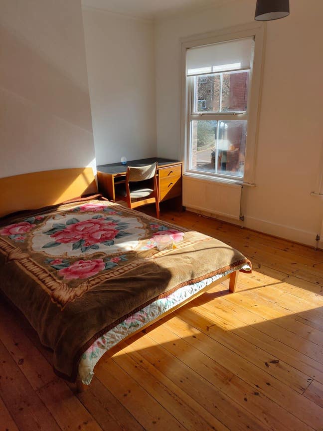 Big Double Room £140 P/Wk inc Bills in LU1 Main Photo
