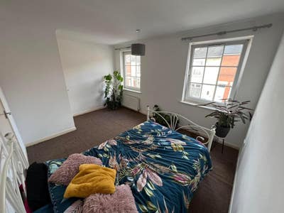 Room for Rent September Only Main Photo
