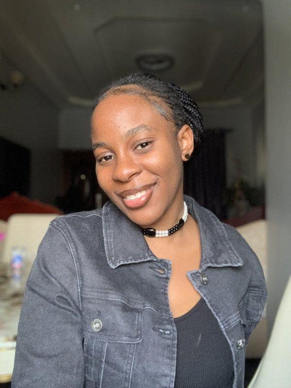 I am a female student aged 22. I am looking f... Main Photo