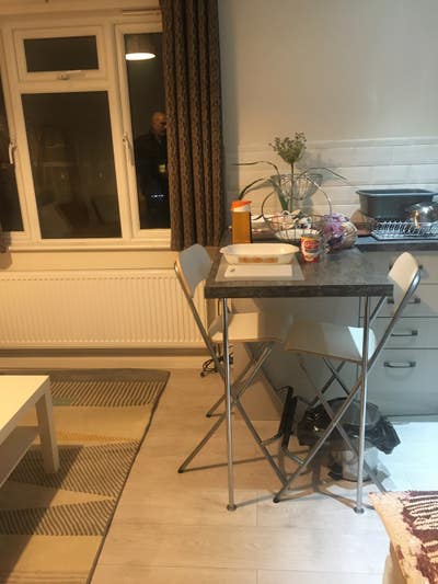 Double bed en suite near Queens Hospital Main Photo