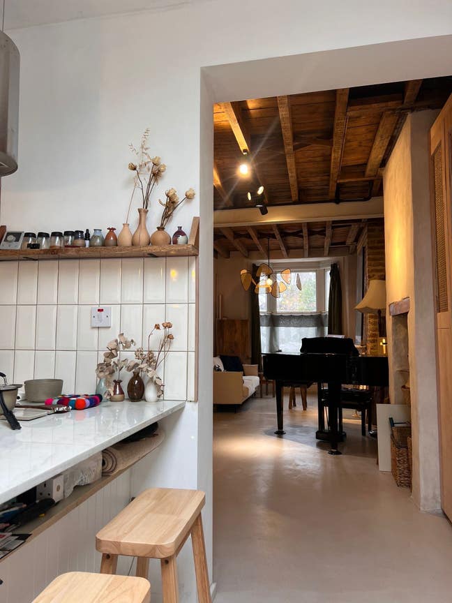 East london room  Main Photo