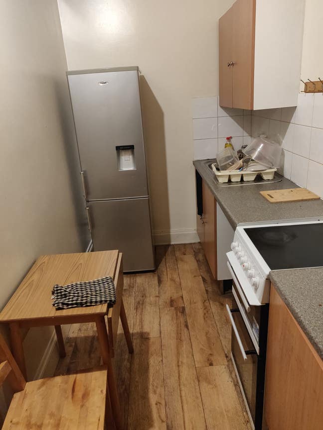2 bed   Apartment  1  Triple room available Main Photo