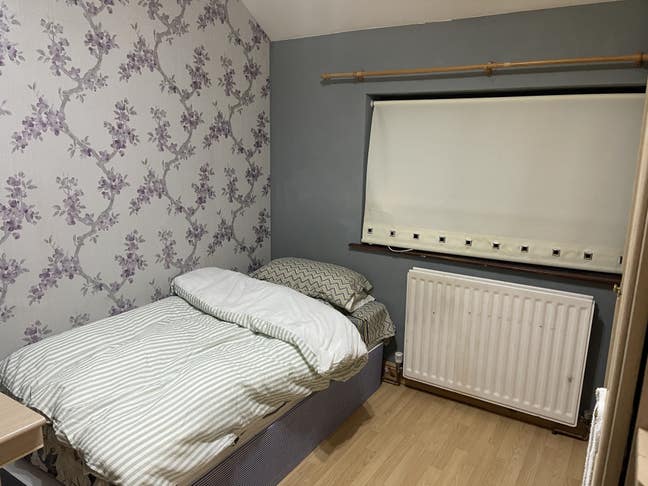 Good size Room available for a single person Main Photo