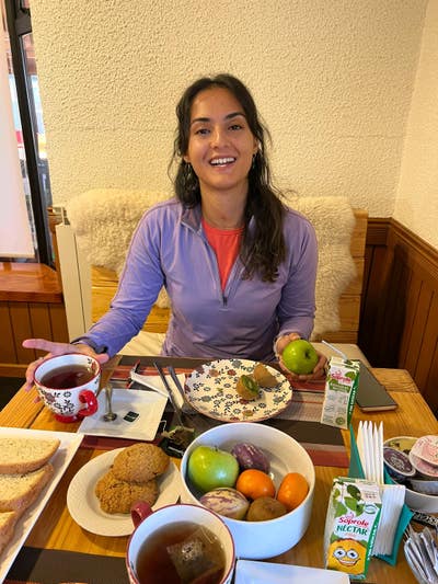 Professional seeking flat rental Main Photo