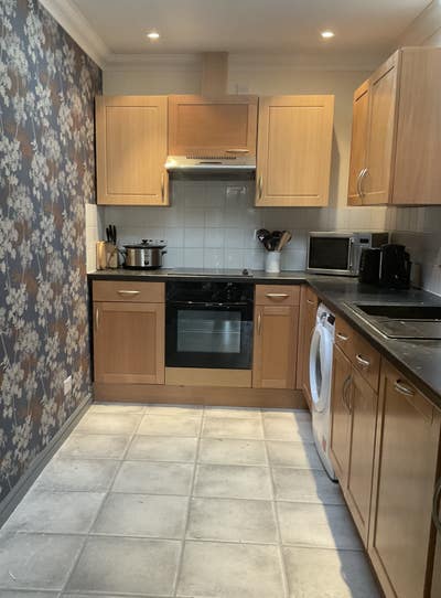 Looking for  lodger /flat share  Main Photo