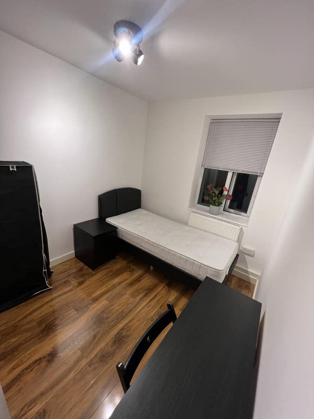 A wonderful room after major renovation Main Photo