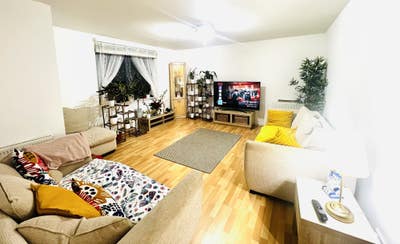 Double bedroom with bathroom  Main Photo