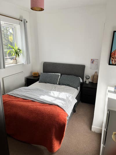 Large Double Room - Ensuite - Bills inc (B18) Main Photo