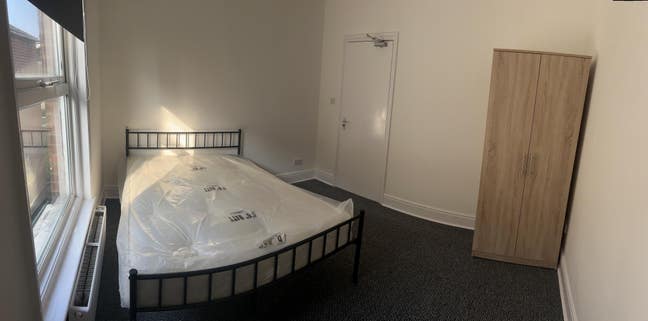 Excellent clean double rooms available  Main Photo