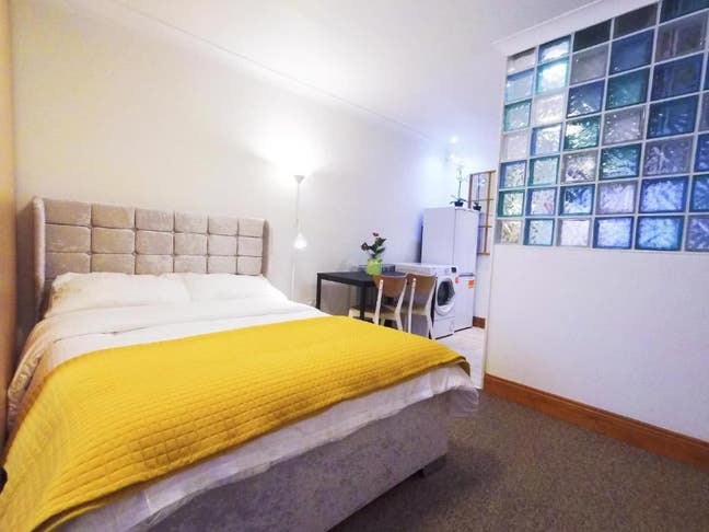 Cozy Studio Flat, part bills inc, baker street Main Photo