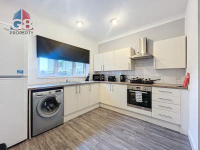Couple Room Available | Doncaster Rd, Barnsley Main Photo