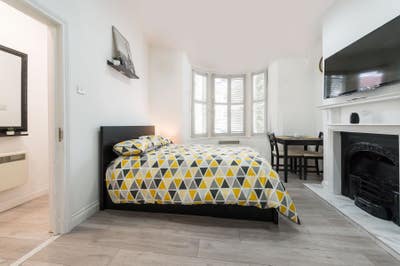 Double Room in Modern House with En Suite (RM1Lr) Main Photo