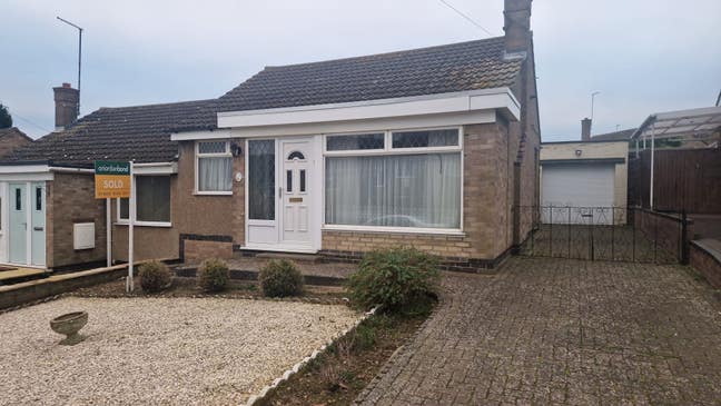 Northampton NN3: 2 Bedroom Bungalow £1,250/pcm Main Photo
