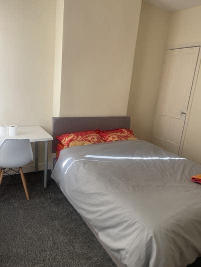 Room in Kings Norton: near UOB, Ulster and QE Main Photo