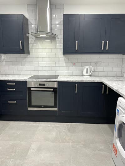 Stunning room available in E14 South Quay DLR Main Photo