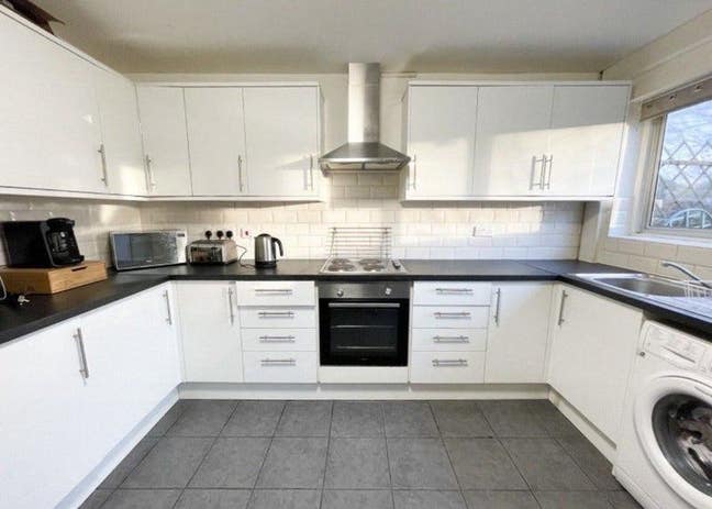 Double room to rent in Cowley/Uxbridge Main Photo