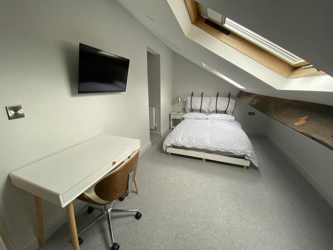 Top Floor Ensuite Room - Close To Derby Hospital! Main Photo