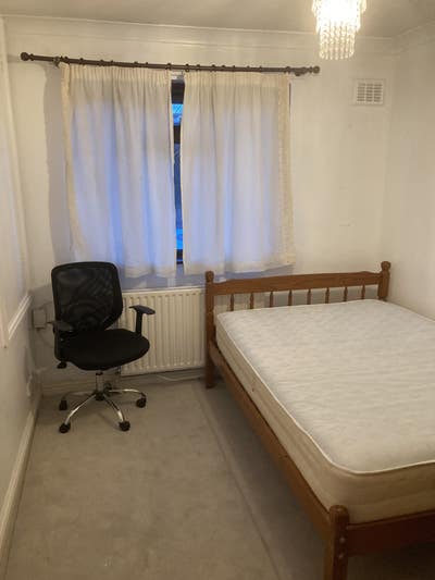 Lovely Large Single Unfurnished Bedroom Main Photo