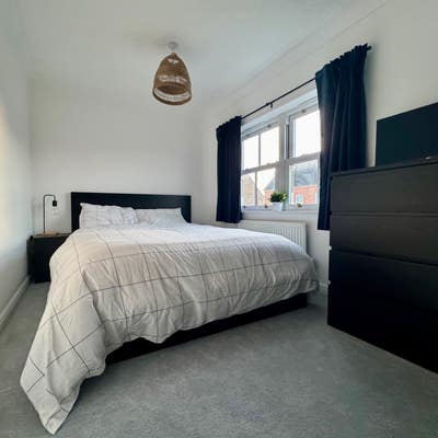 Large Double Room With Bathroom In Detached House Main Photo