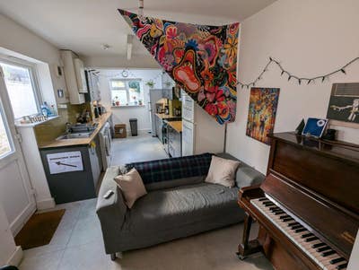 A true home / Great transport / Great landlord  Main Photo