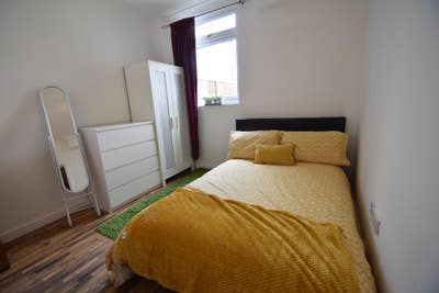 2 Rooms available -Queens Road, Southend On Sea Main Photo