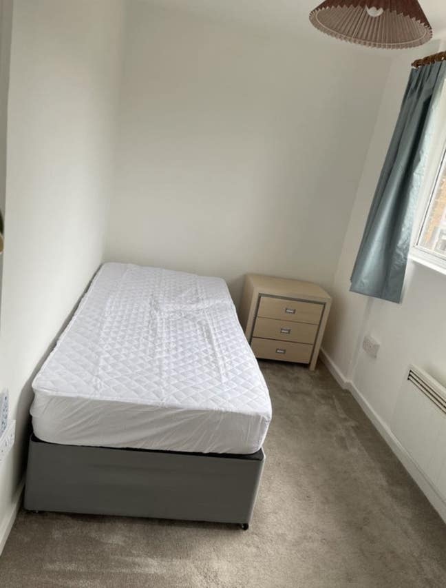 Double Room Harlow No Fees Inclusive )   Main Photo