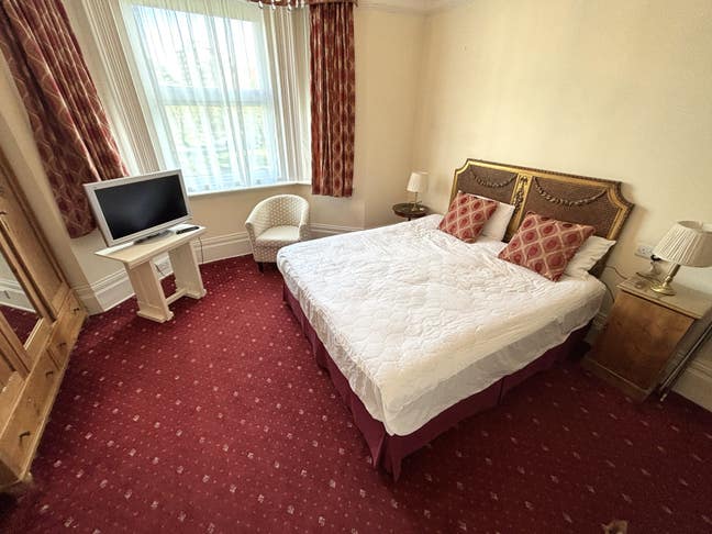 Double en-suite BH2 Main Photo