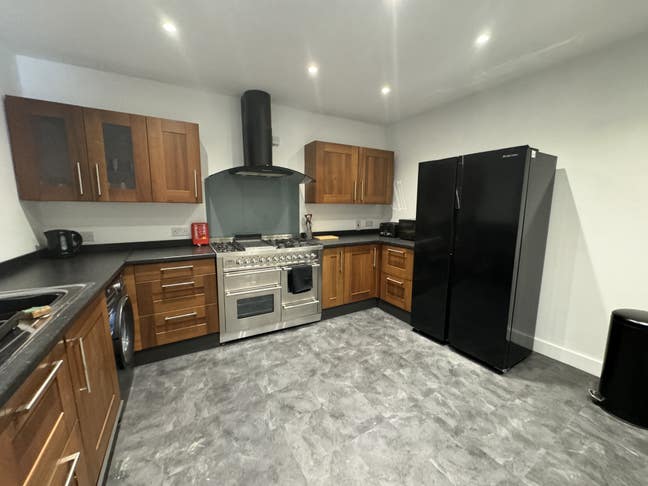 Brand New Fully Refurbished Luxury House Share M35 Main Photo