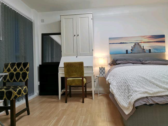 Double Room / Private Bathroom & Patio Garden  Main Photo