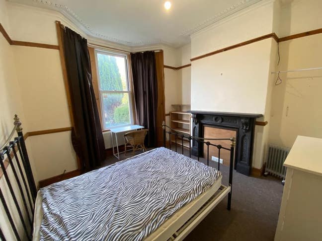 Double Bedroom In post-Grad/Professionals House Main Photo