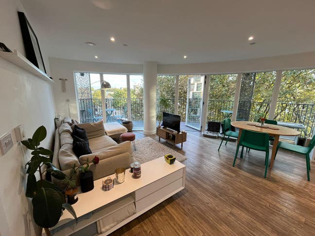 Bright, modern flat w own bathroom - Hackney Downs Main Photo