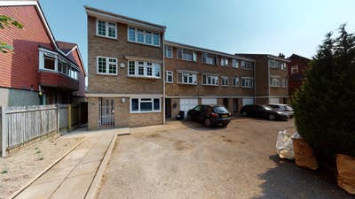 ⭐Large En-Suite Double - all bills incl⭐ Main Photo