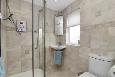 Big Ensuite and Double Rooms available for rent Main Photo