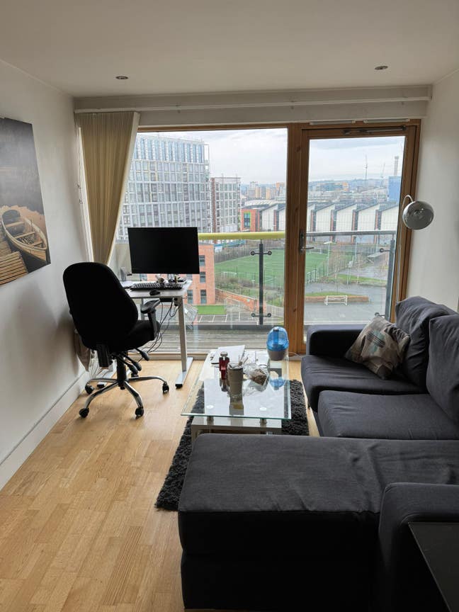 Fab one-bedroom flat at Leeds Dock Main Photo