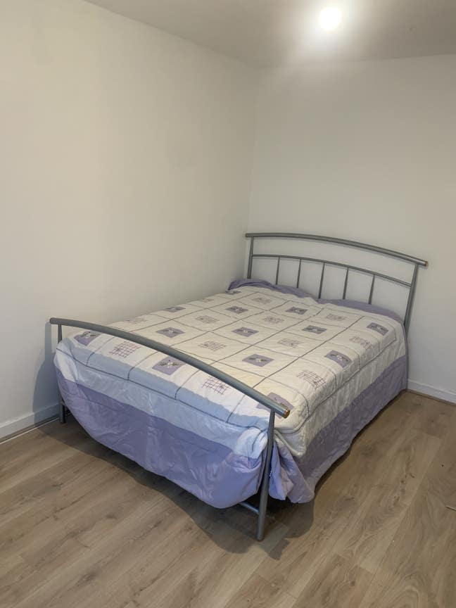 A large double room to let immediately  Main Photo