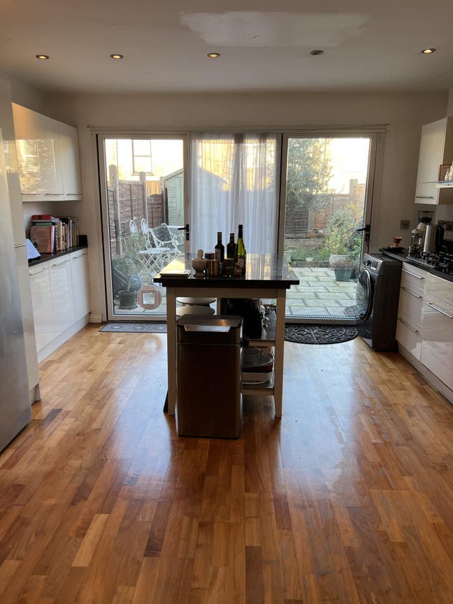 Spacious Double Room (Mon-Fri) Near Leyton station Main Photo