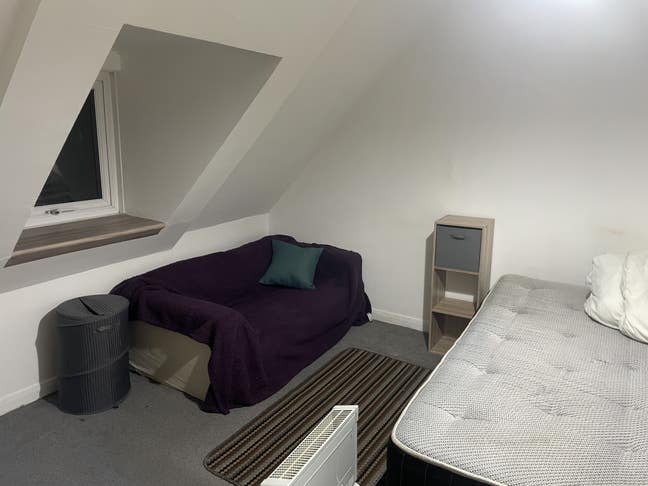 Double Room- close to seafront- low deposit  Main Photo