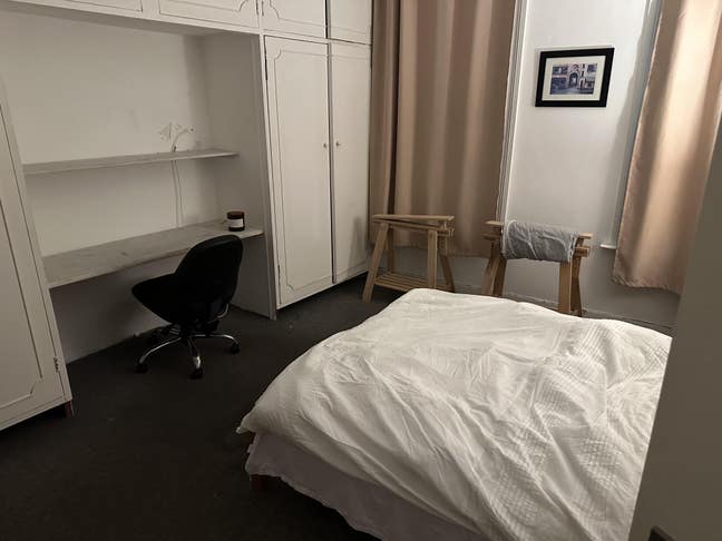 Large Double Room Available - No Deposit Required Main Photo