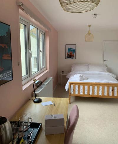 Modern en-suite near city center and cam river. Main Photo