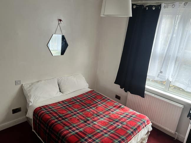 Double bedroom available ASAP  Main Photo