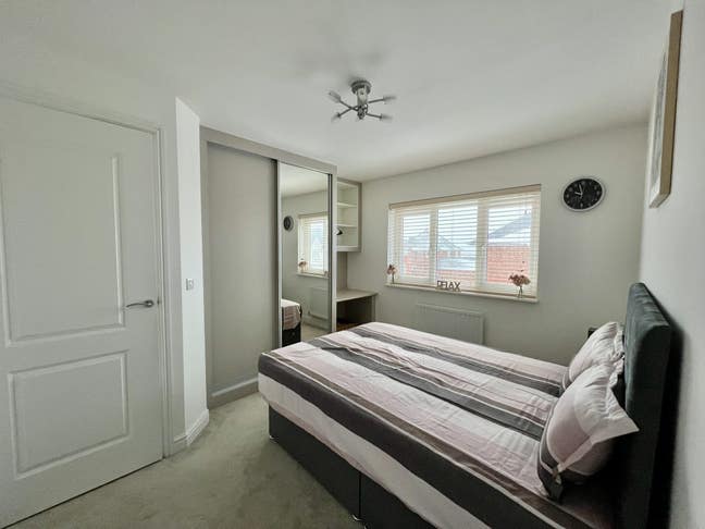 Large Double Bed Room in Luton (LU2) - Furnished Main Photo