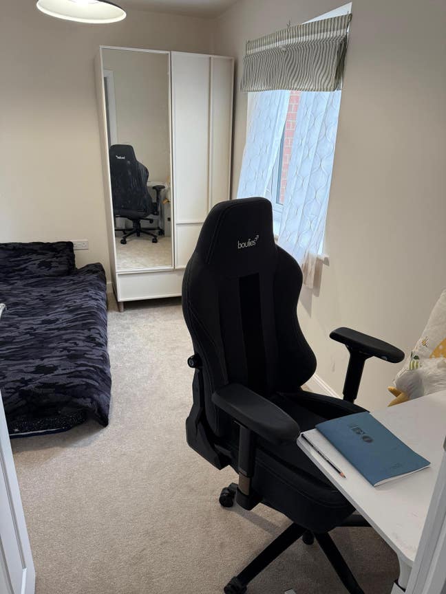 Lovely Single room with Private bathroom Main Photo