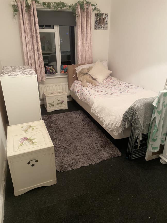 Single Room to Rent  Main Photo