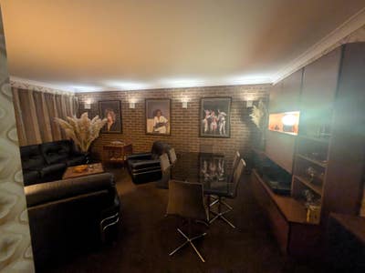 Double Bedroom  Main Photo