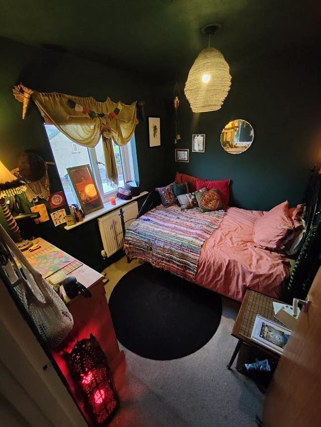 Spare bedrooom, open to negotiating terms Main Photo