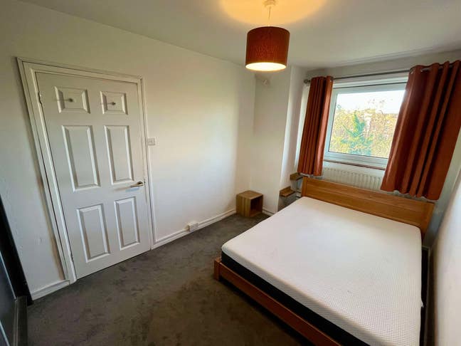 Bright Double Room near Queens Park Main Photo