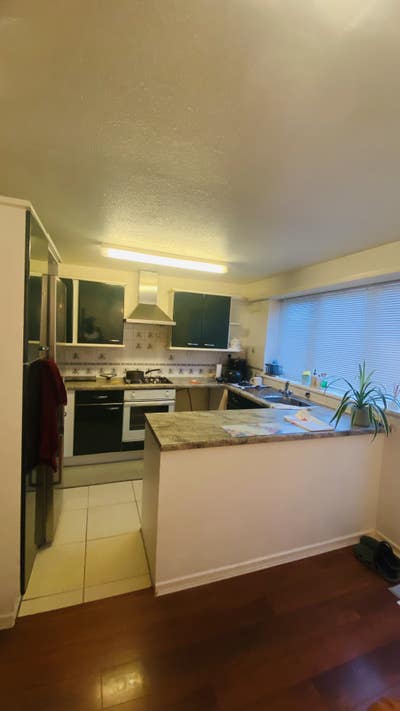 Single and double room available  Main Photo
