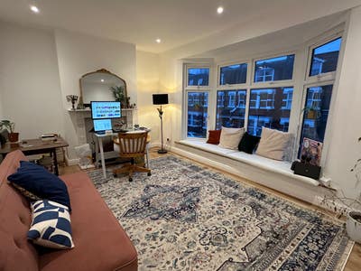 Beautiful Double Bedroom Main Photo