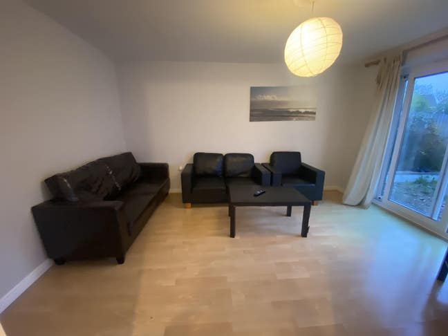£650 Double room available now all bill inclusive  Main Photo